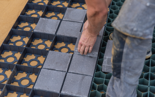 Image d'illustration de Plaque stabilisatrice URBANIT® 6 pavés 2/3 - Ouvrir en plein écran
