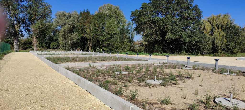 Les bassins de la station sont plantés de roseaux - Crédits photo : St Christophe en Bazelle