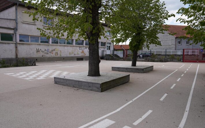 Circuit cycliste pour l’éducation routière des enfants dans la cour de l’école Jean Jaurès - Crédits photo : Banque des Territoires