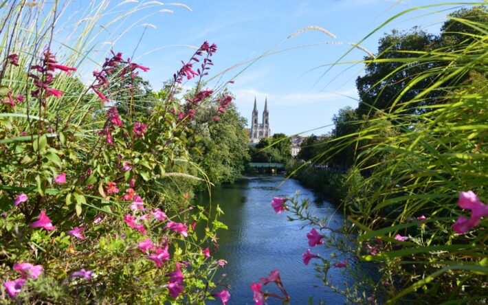 Vues sur Niort, ville-préfecture traversée par la Sèvre niortaise - Crédits photo : Banque des Territoires