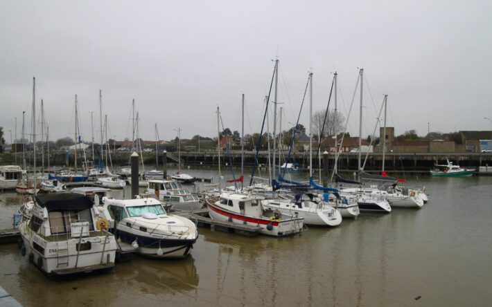 Le Bassin Vauban dispose de deux écluses qui permettent de réguler le niveau de l'eau. Il est composé de 200 anneaux – Crédits photo : Banque des Territoires