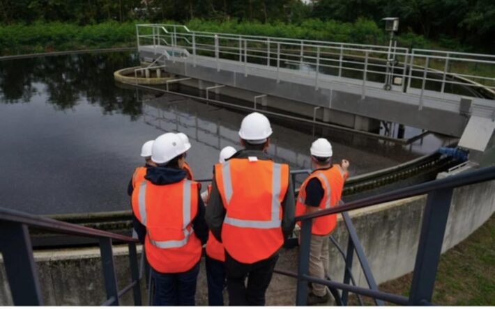 Visite organisée dans la station d’épuration de Vernajoul - Crédits photo : SMDEA