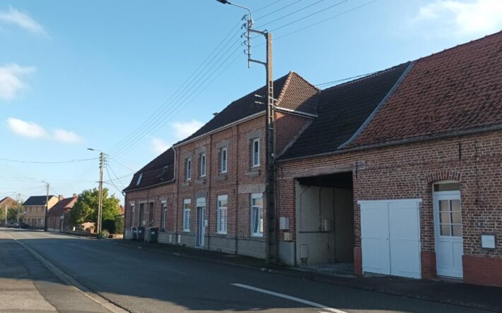 Le caractère rural est essentiel à l'identité du village, où la vie communautaire s’articule autour d’activités agricoles et de quelques commerces de proximité – Crédits photo : Banque des Territoires
