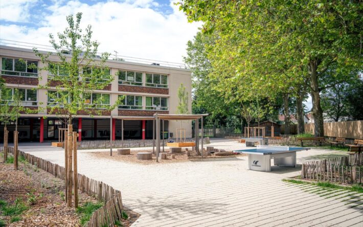 La cour de l’école élémentaire Les Rabats d’Antony, réaménagée - Crédits photo : Ville d’Antony