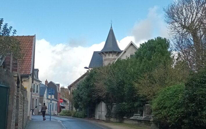 Depuis 2021, Le Crotoy s'attache à soigner son cadre de vie en investissant dans de nombreux travaux de voirie et d'embellissement - Crédits photo : Banque des Territoires