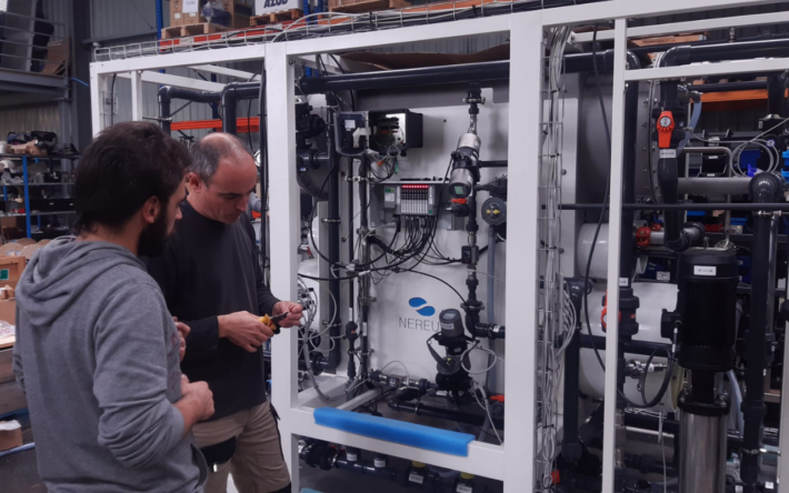 La station de traitement compacte en cours de finalisation dans les ateliers de la société NEREUS – Crédits photo : NEREUS