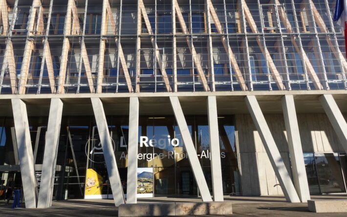 L’hôtel de région de Clermont-Ferrand, où sont situés les bureaux du PTGE Allier aval - Crédits photo : Banque des Territoires