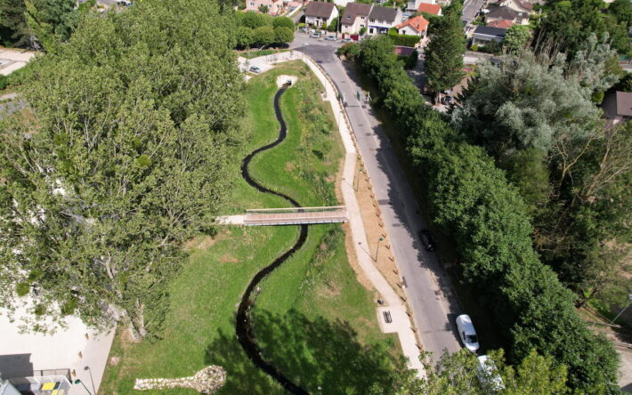 Le Petit Rosne s’écoule désormais à ciel ouvert à Ezanville - Crédits photo : SIAH