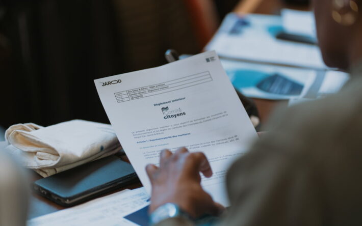 Comité citoyens, séance de travail du 22 mars 2025, les citoyens se penchent sur la question de la refonte tarifaire - Crédits photos : Emmanuel Linel