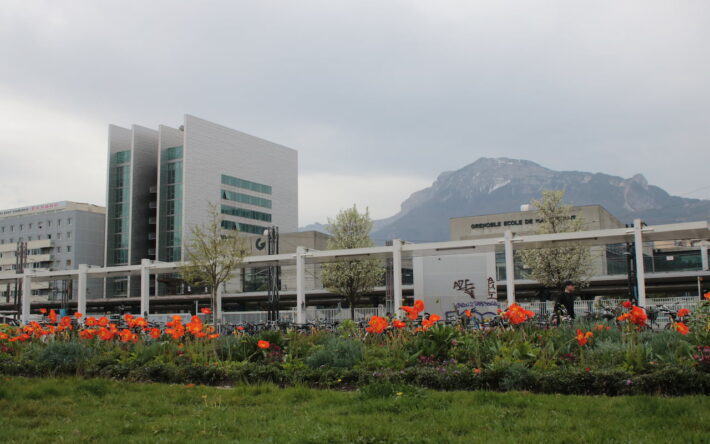 Le centre-ville de Grenoble, à proximité de la gare - Crédit photo : Banque des Territoires