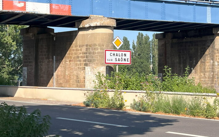 Entrée de ville de Chalon-sur-Saône - Crédit photo : Claire Pourprix
