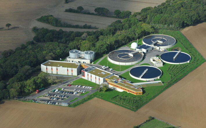 La station d’épuration des Ecossièrnes est l’un des équipements principaux de la collectivité qui re-jette chaque année 4 millions de m³ d’eau - Crédits photo : SNAG
