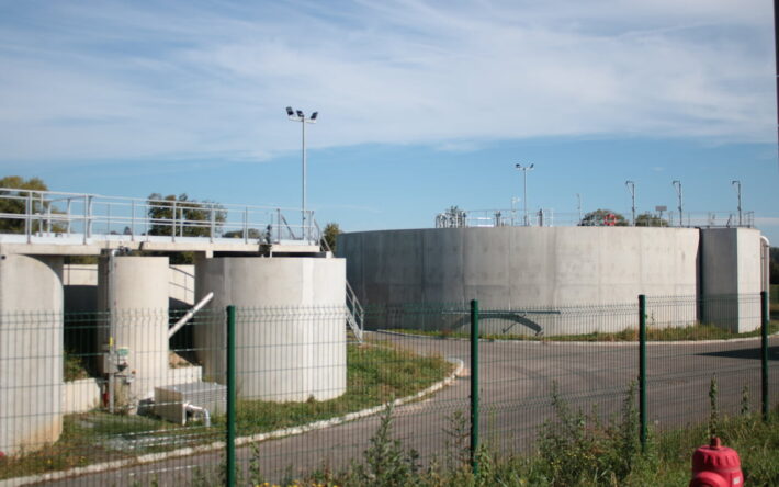 La nouvelle station traite les eaux usées de Châtillon-sur-Chalaronne et du village de l’Abergement-Clémenciat, soit 14 500 équivalents habitants, et 2000 m3/jour. - Crédit photo : Banque des Territoires