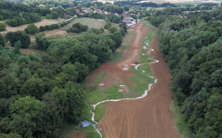 C’est près de 7 kilomètres de la Vèze d’Ougney qui doivent être restaurés dans les années à venir. En début d’année 2024, les dernières conventions de propriétaires ont été signées permettant d’engager la première phase des travaux sur le tronçon situé sur la commune de Taxenne. - Crédit photo : Banque des Territoires