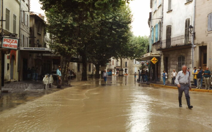 Inondations à Pélissanne en 1993 : un rappel de la vulnérabilité historique du territoire. - Crédit photo : EPAGE Menelik