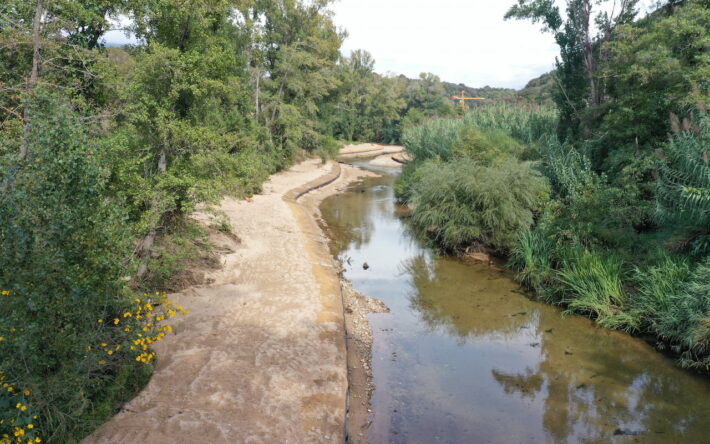 Des risbermes végétalisées ont été posées sur les berges du Prunelli, fleuve côtier de Corse-du-Sud, qui a connu bien des tempêtes. Un chantier unique dans l’île, soutenu par l’Agence de l’Eau. - Crédit photo : Banque des Territoires