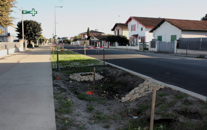 Réalisation de noues végétalisées le long des avenues Sabres et Fargos - Crédits photo :Banque des Territoires