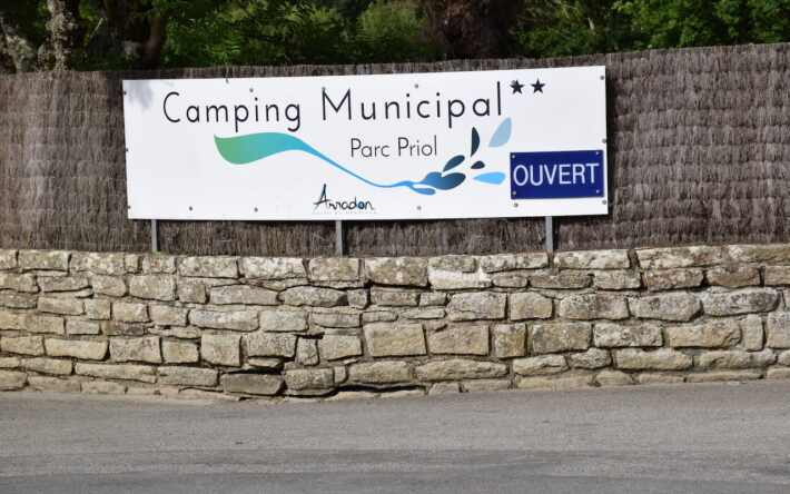 La municipalité d’Arradon a décidé de mettre en place un système de comptage et de limitation des douches au sein de son camping - Crédit photo : Banque des Territoires