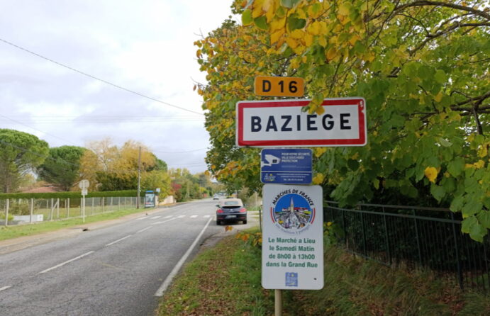 Panneau d’entrée de la ville de Baziège - Crédit photo : Banque des Territoires