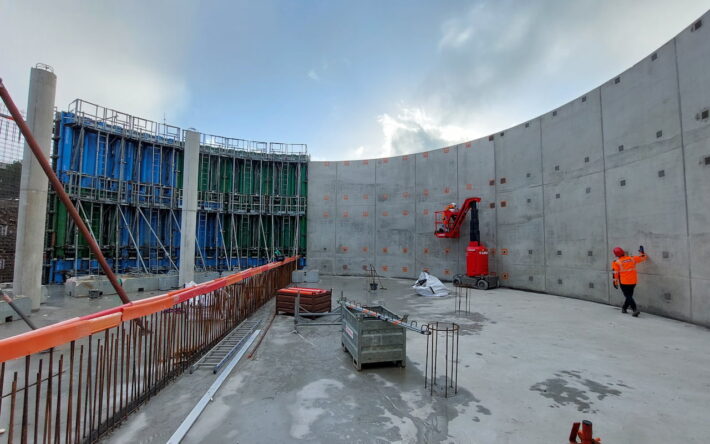 Réservoir communautaire de 1800 m3 de Cases-de-Pène en cours de construction - Crédits photo : IRH