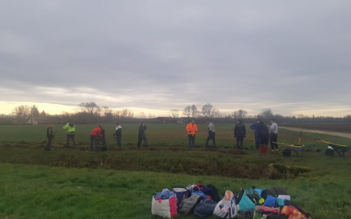 GAEC des Lauriers (2024) - Plantation de 250mL de haie avec le LEGTA de Montmorot - Crédits photos : Fédération Départementale des Chasseurs du Jura