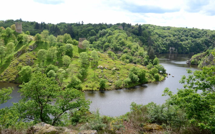 Crozant, site emblématique du bassin de la Creuse - Crédits photo : EPTB Vienne