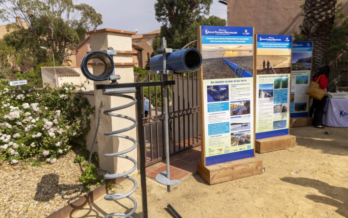 Panneaux pédagogiques exposés au public pour contribuer à la sensibilisation de tous - Crédits photo : TPM