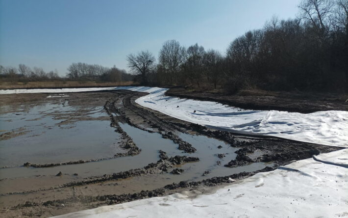 Une attention particulière a été portée au niveau des berges afin d’éviter les risques d’affaissement et de fuite - Crédits photo : CALL