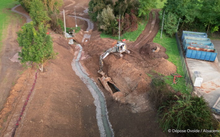 Dépose des canalisations et reméandrage en cours du Heylenbach - Crédits photo : Banque des Territoires