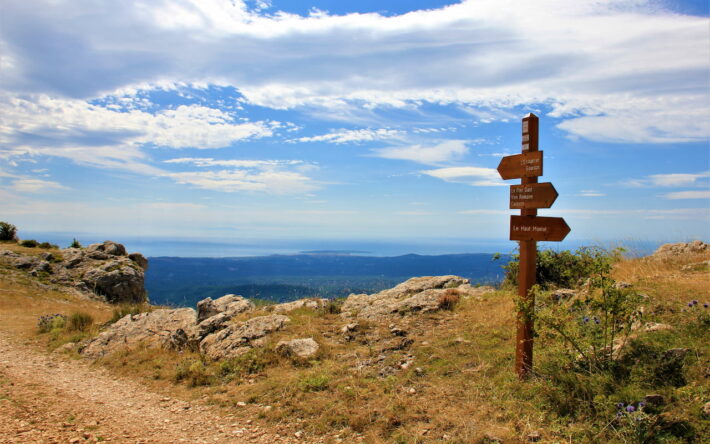 Le territoire où intervient le SDIS 06 se situe entre mer et montagne. Avec cette topographie particulière, il fait face à tous les types de risques - Crédits photo : Banque des Territoires