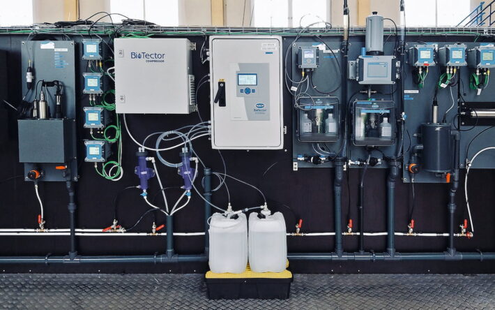 Des dispositifs d’analyse en continu veillent à la qualité sanitaire de l’eau prélevée - Crédits photo : Banque des Territoires