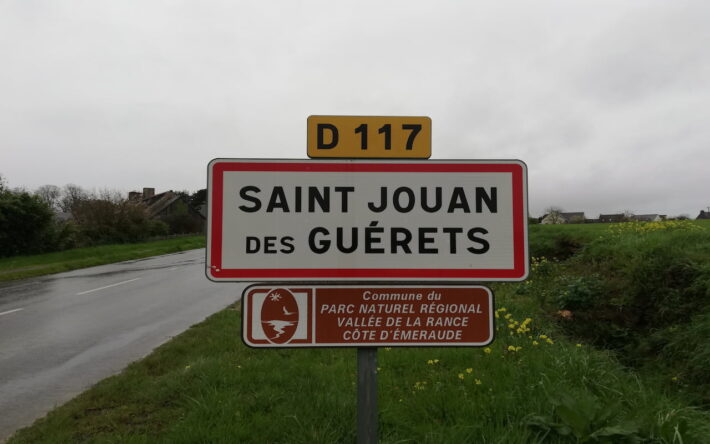 Panneau d’entrée de Saint-Jouan-des-Guérets. -  Crédits photo : Joëlle Bizeau